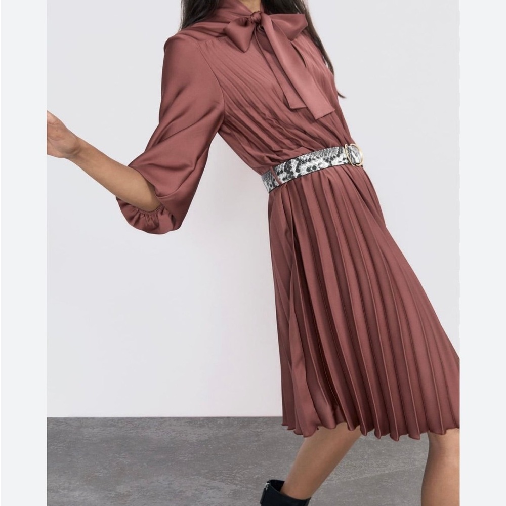 Elegant Mauve Pleated Dress with Bow Detail